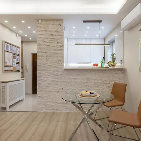 District Flat شقة *